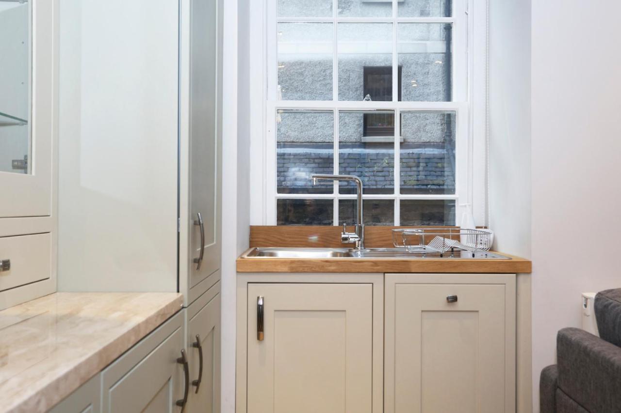 Joivy Modern And Airy Flat On The Historic Royal Mile Apartment EDI Exterior photo