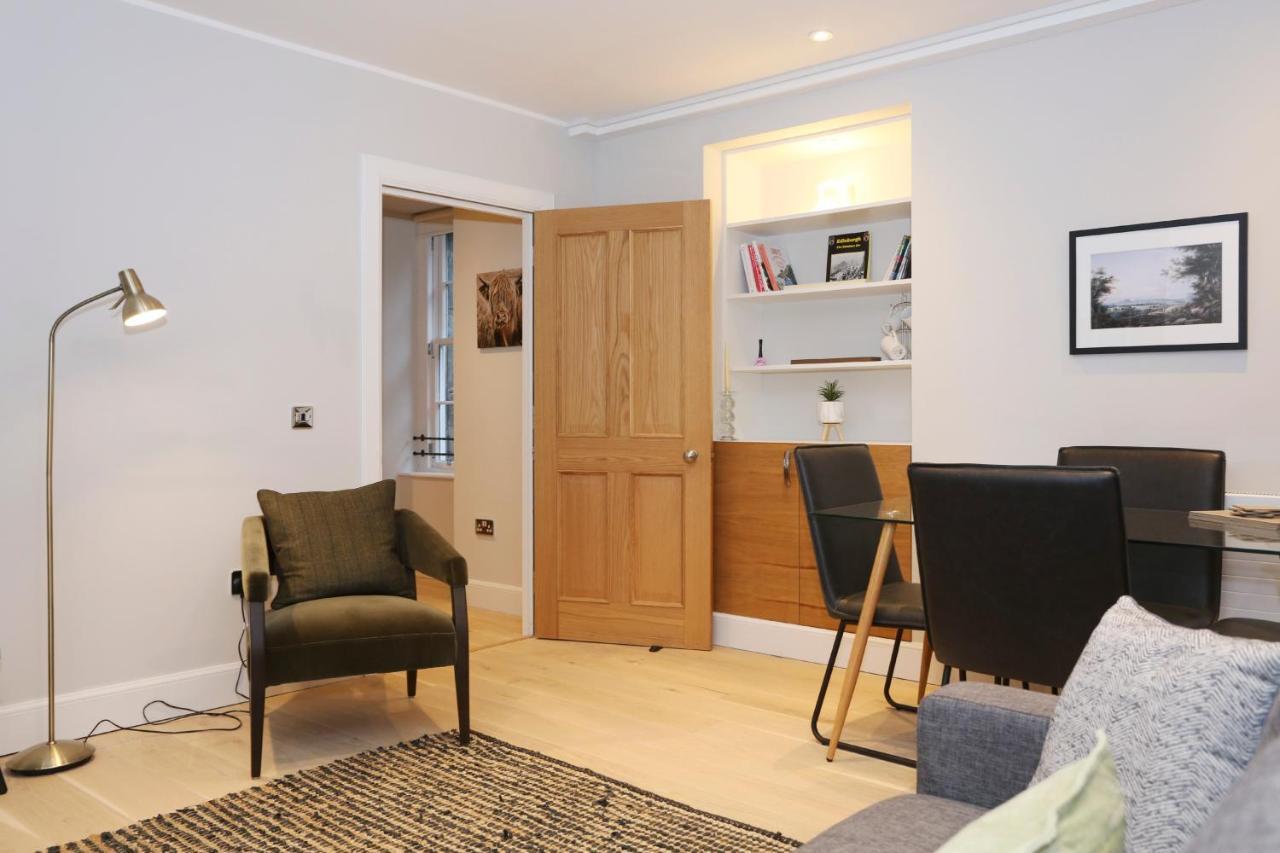 Joivy Modern And Airy Flat On The Historic Royal Mile Apartment EDI Exterior photo